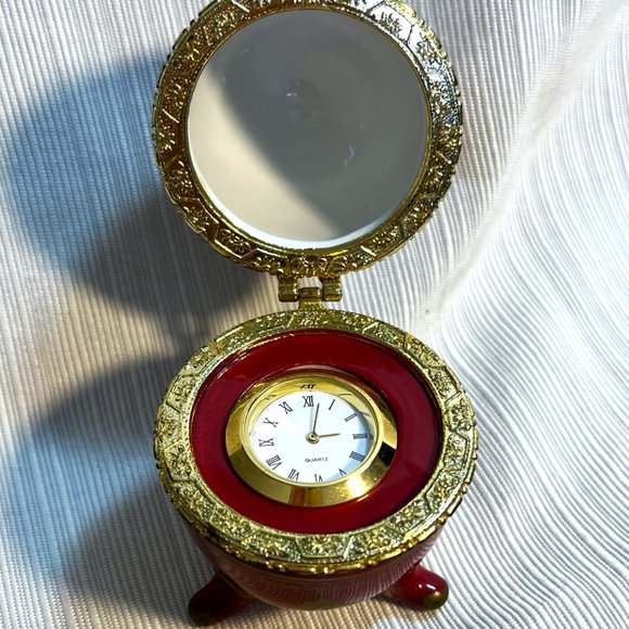 Porcelain Egg with Clock - Picture 4 of 7